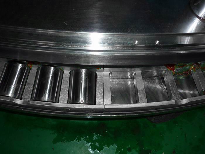 轉(zhuǎn)盤(pán)軸承分段保持架