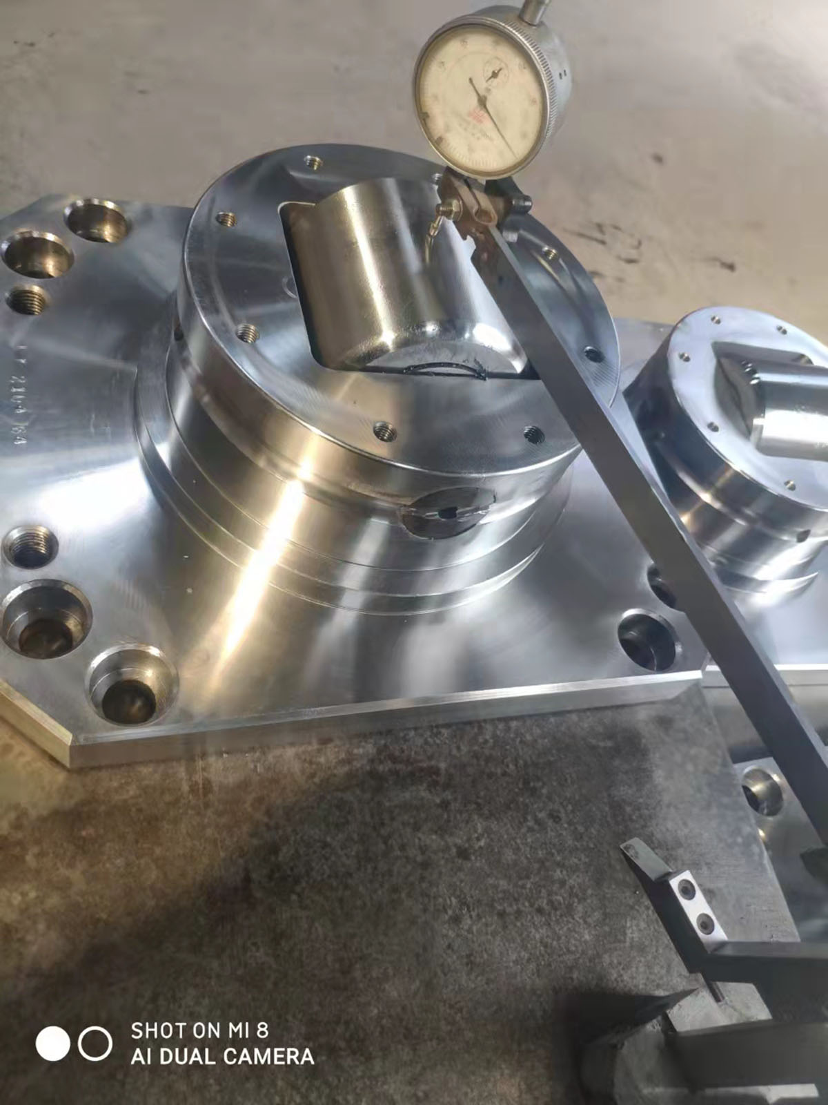 復(fù)合滾輪軸承—combined bearing， 又稱組合滾輪軸承